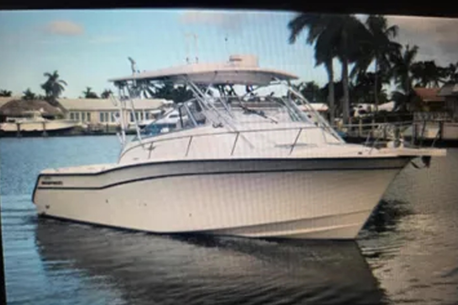 35' 2004 Grady-White Express 330