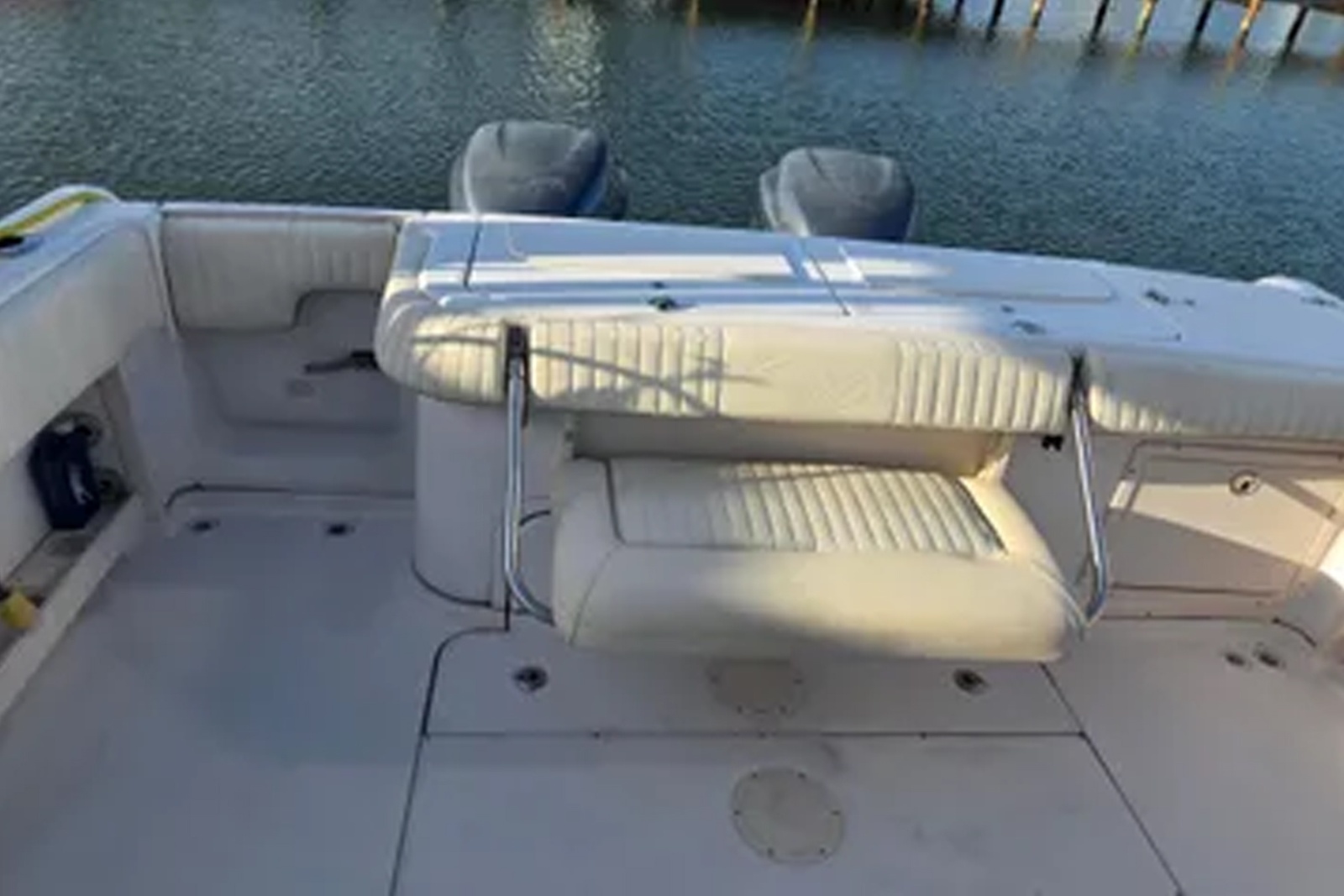 35' 2004 Grady-White Express 330