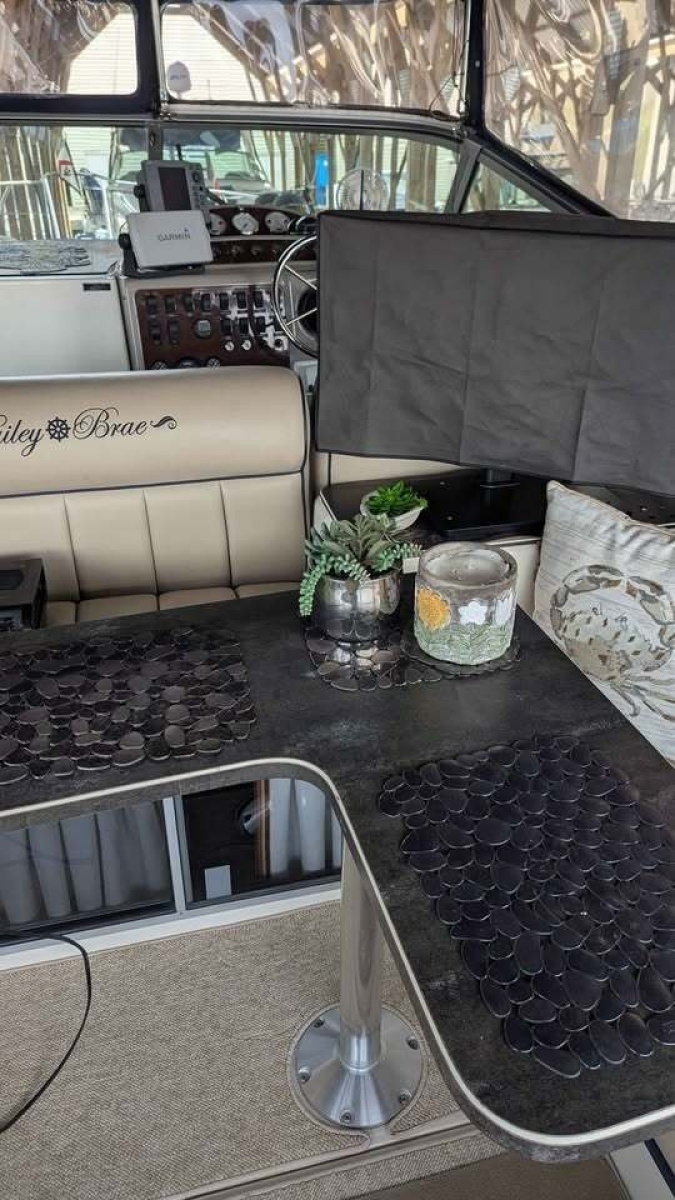 32ft Maxum Yacht For Sale