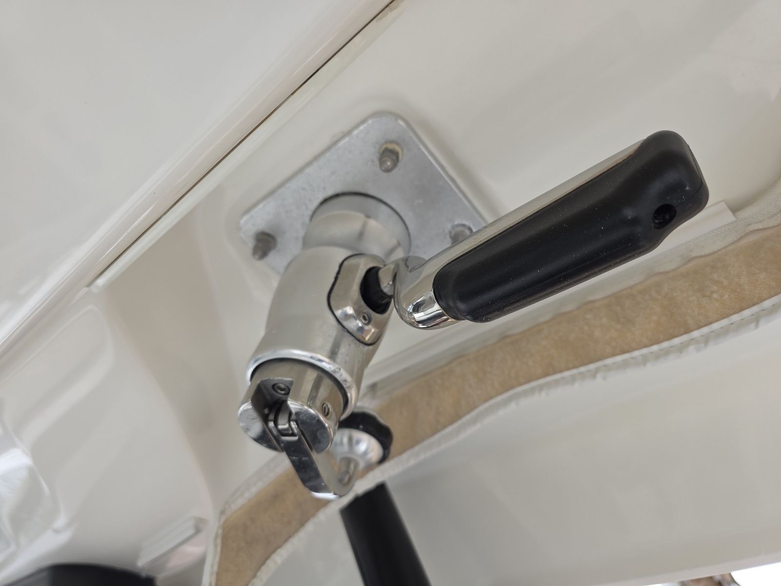 2021 Boston Whaler 420 Outrage BFT-Profile