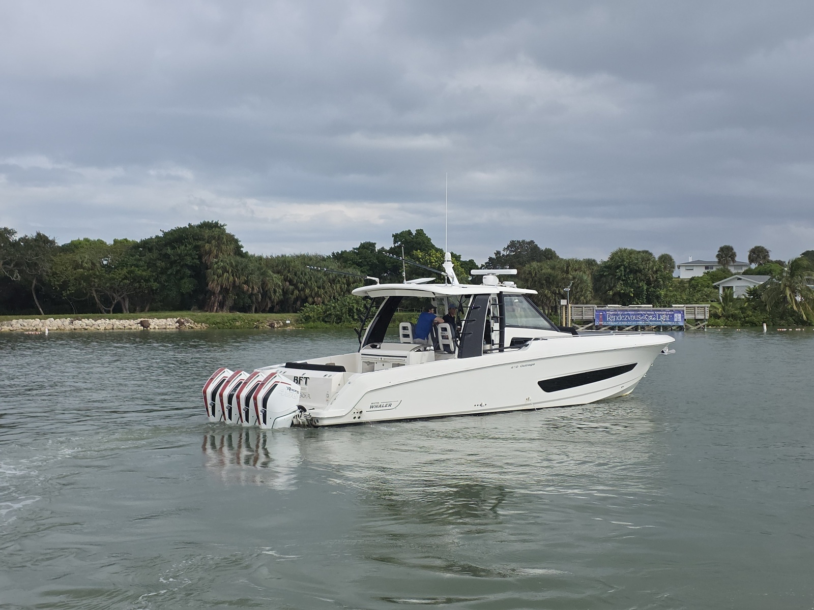 2021 Boston Whaler 420 Outrage BFT- Profile