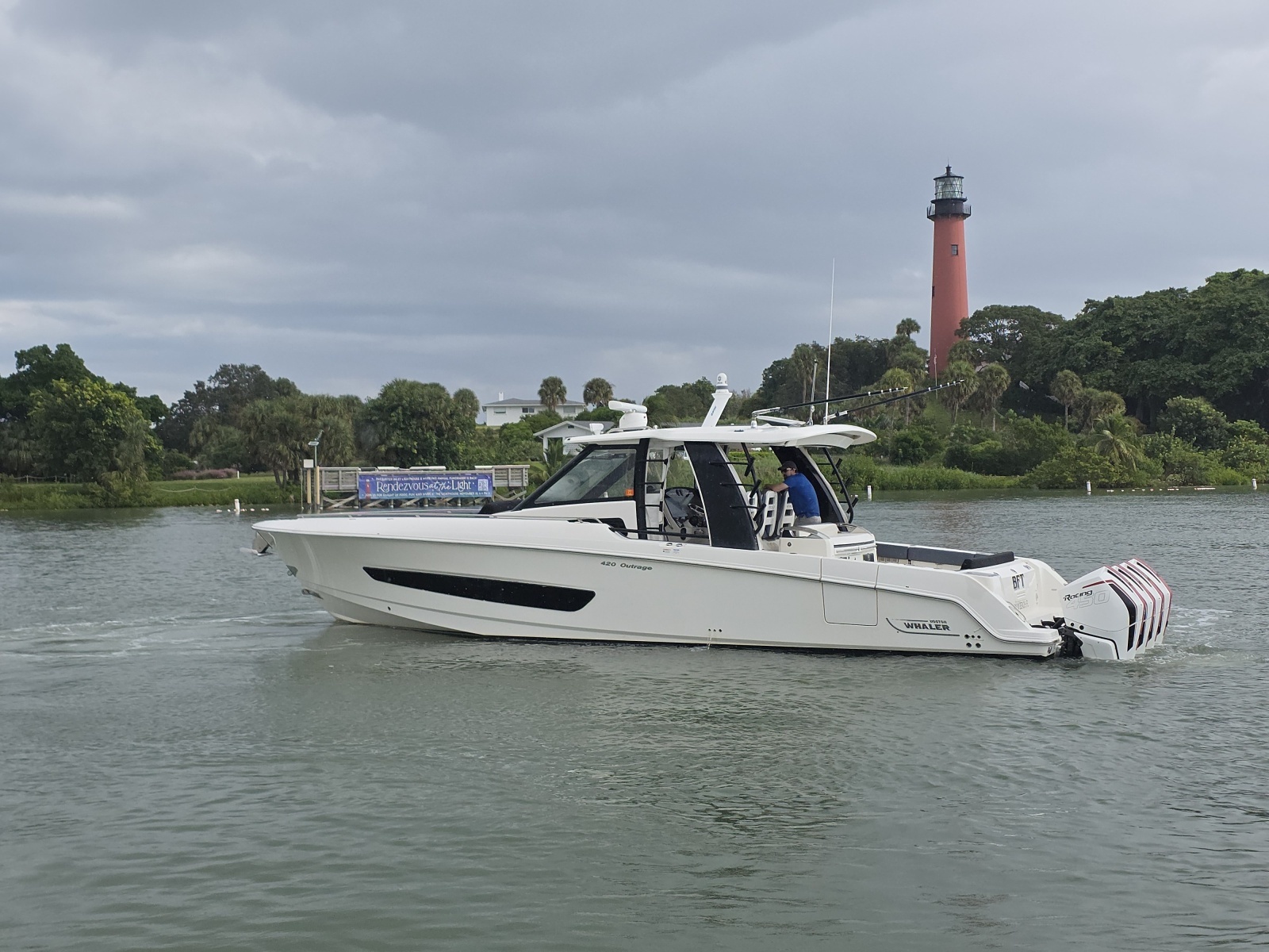 2021 Boston Whaler 420 Outrage BFT- Profile