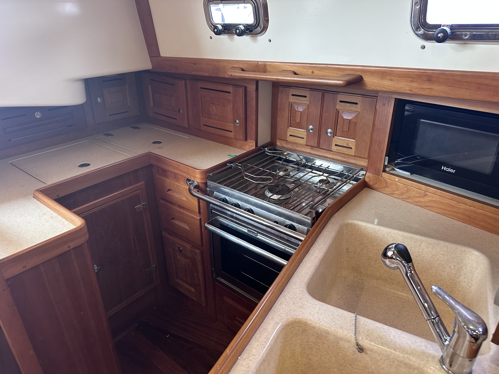 40' 2016 Tartan 4000