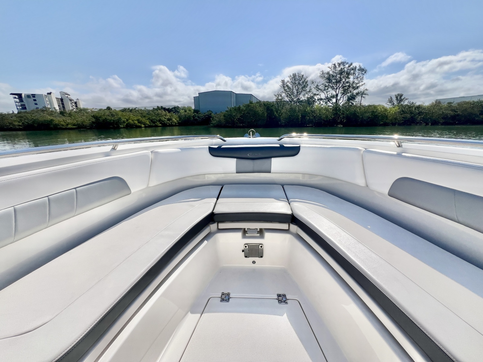 24ft Robalo Yacht For Sale