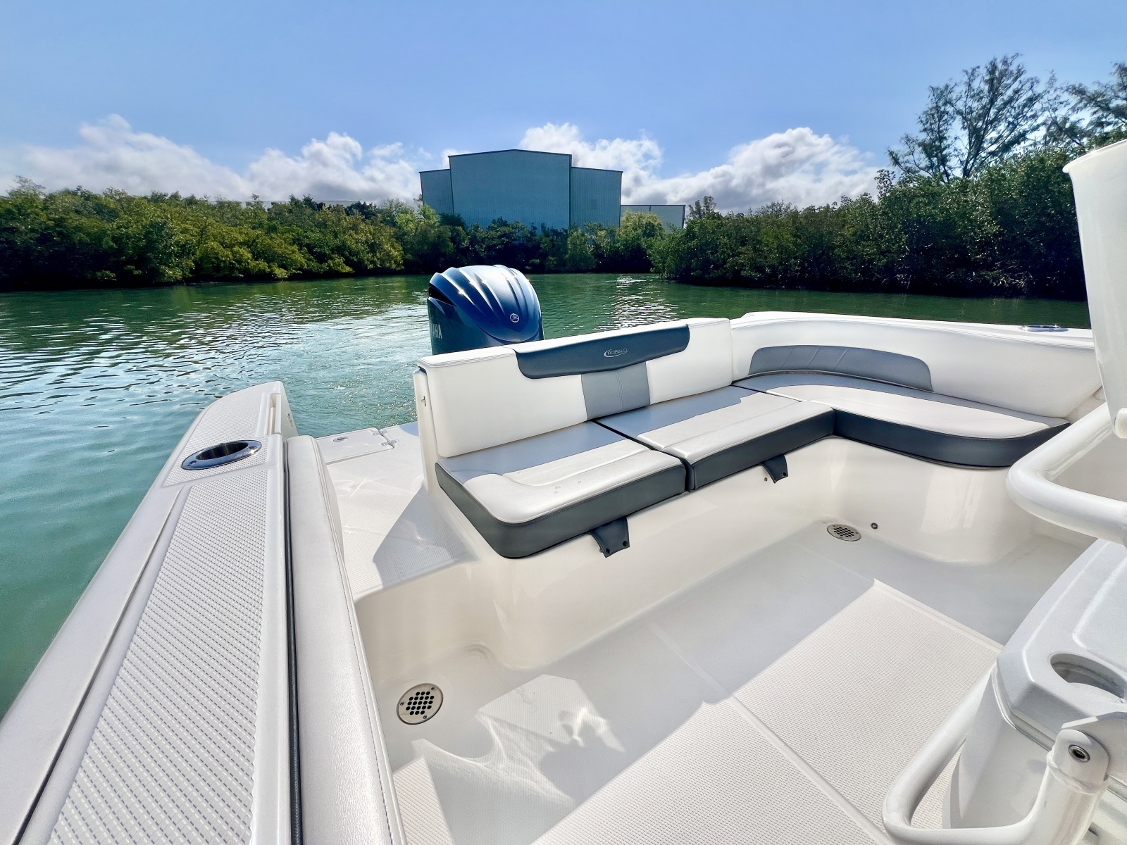 24ft Robalo Yacht For Sale