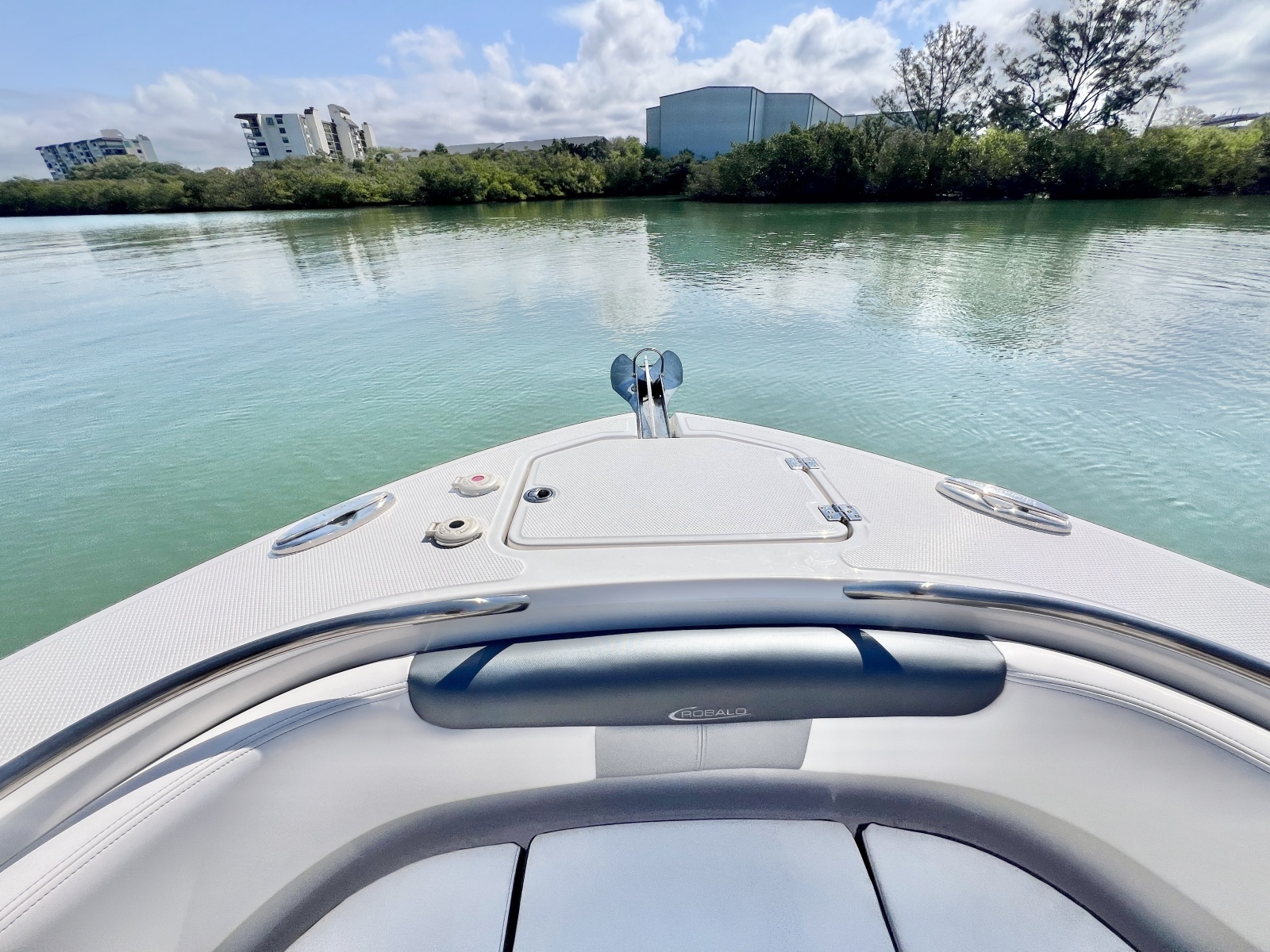 24ft Robalo Yacht For Sale