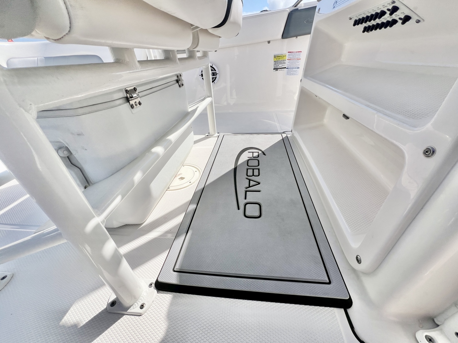 24ft Robalo Yacht For Sale