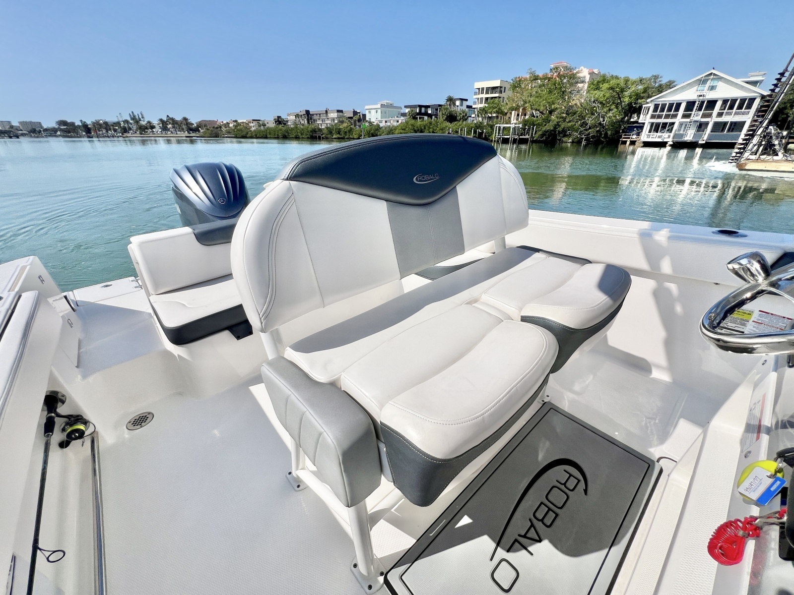 24ft Robalo Yacht For Sale