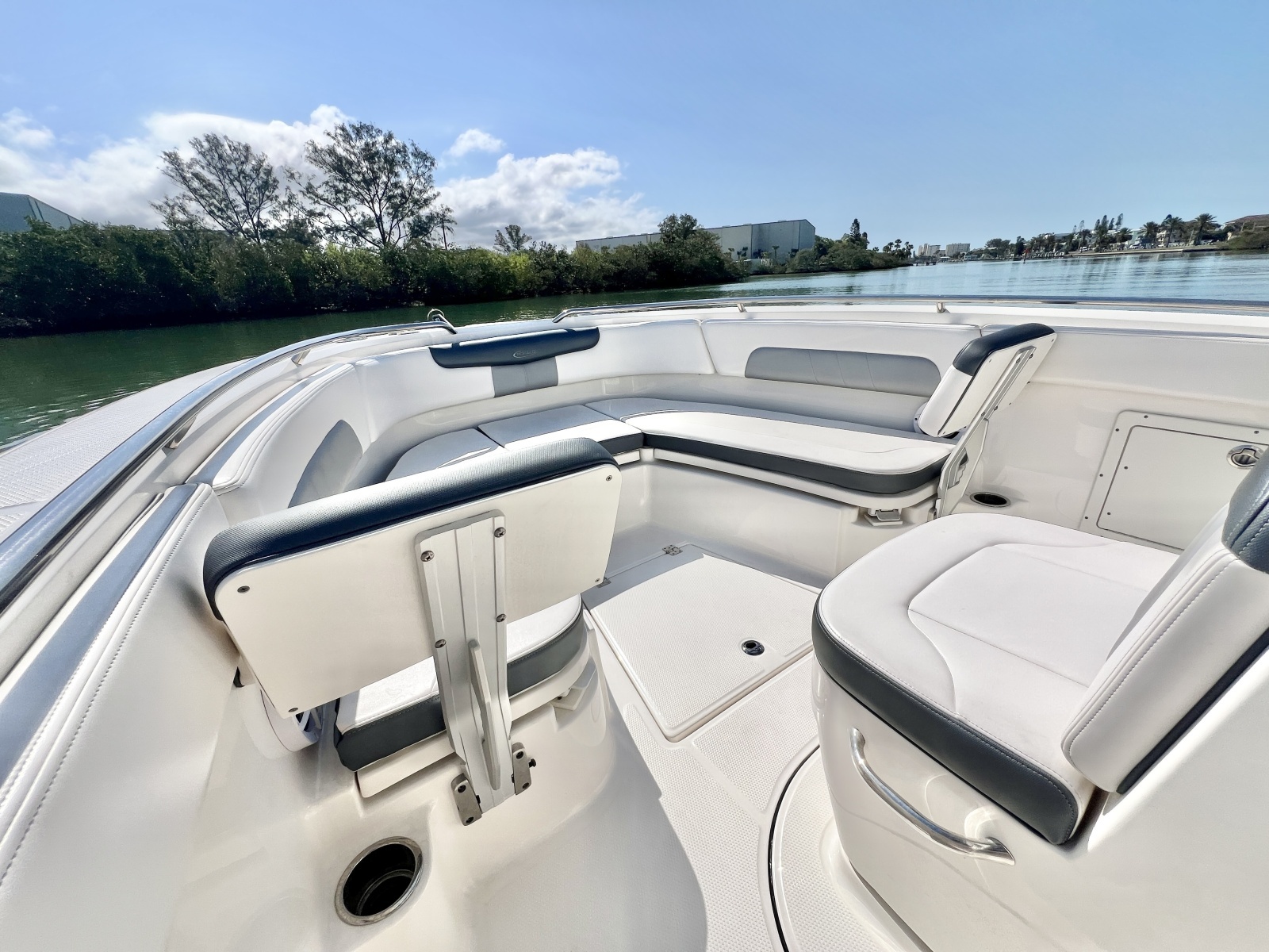 24ft Robalo Yacht For Sale