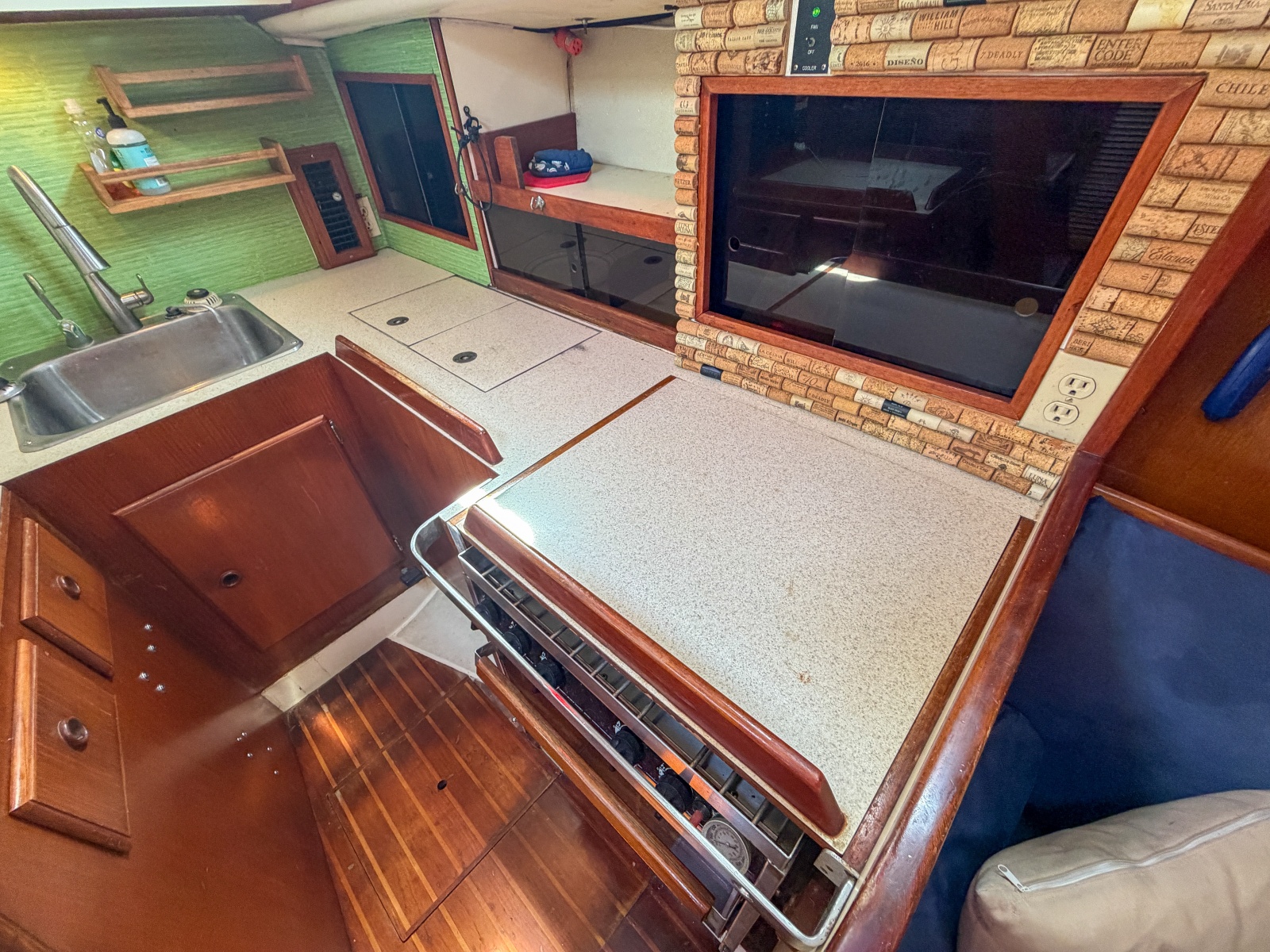 38' 1984 Pearson 385