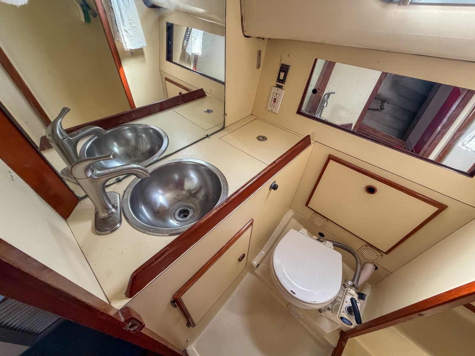 38' 1984 Pearson 385