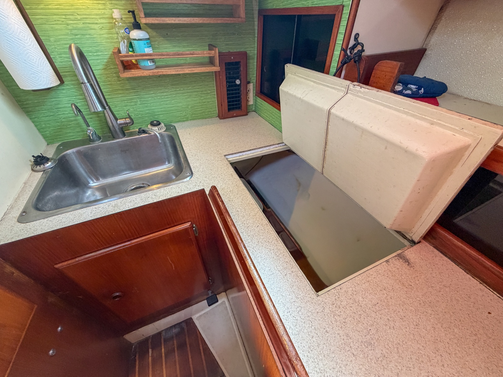 38' 1984 Pearson 385