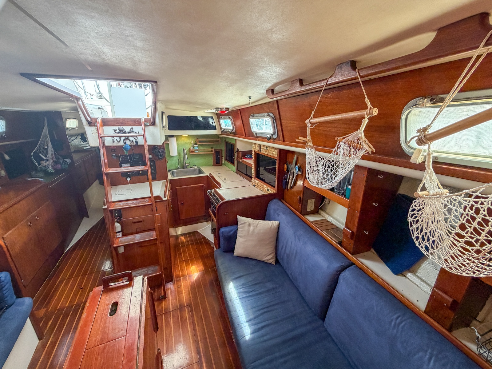 38' 1984 Pearson 385