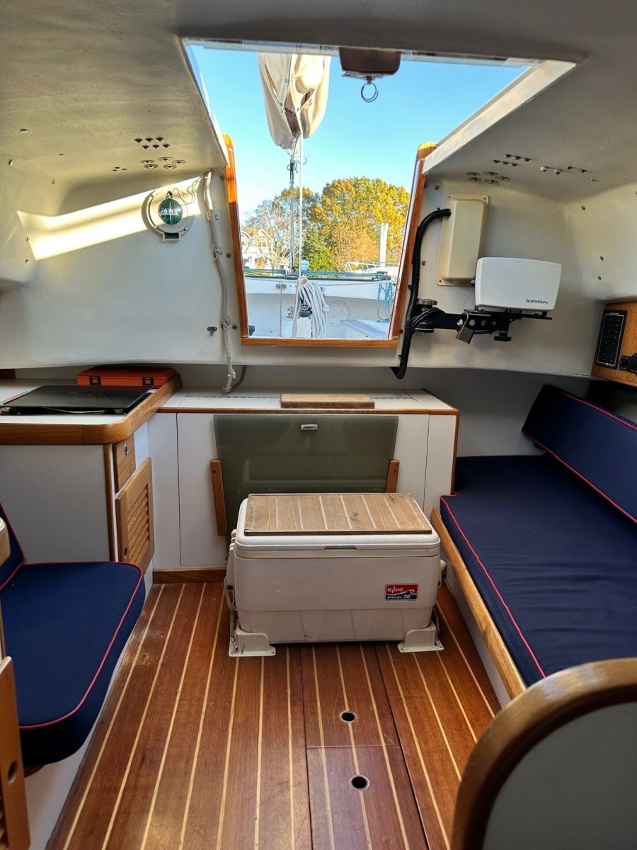 2002 Alerion Express