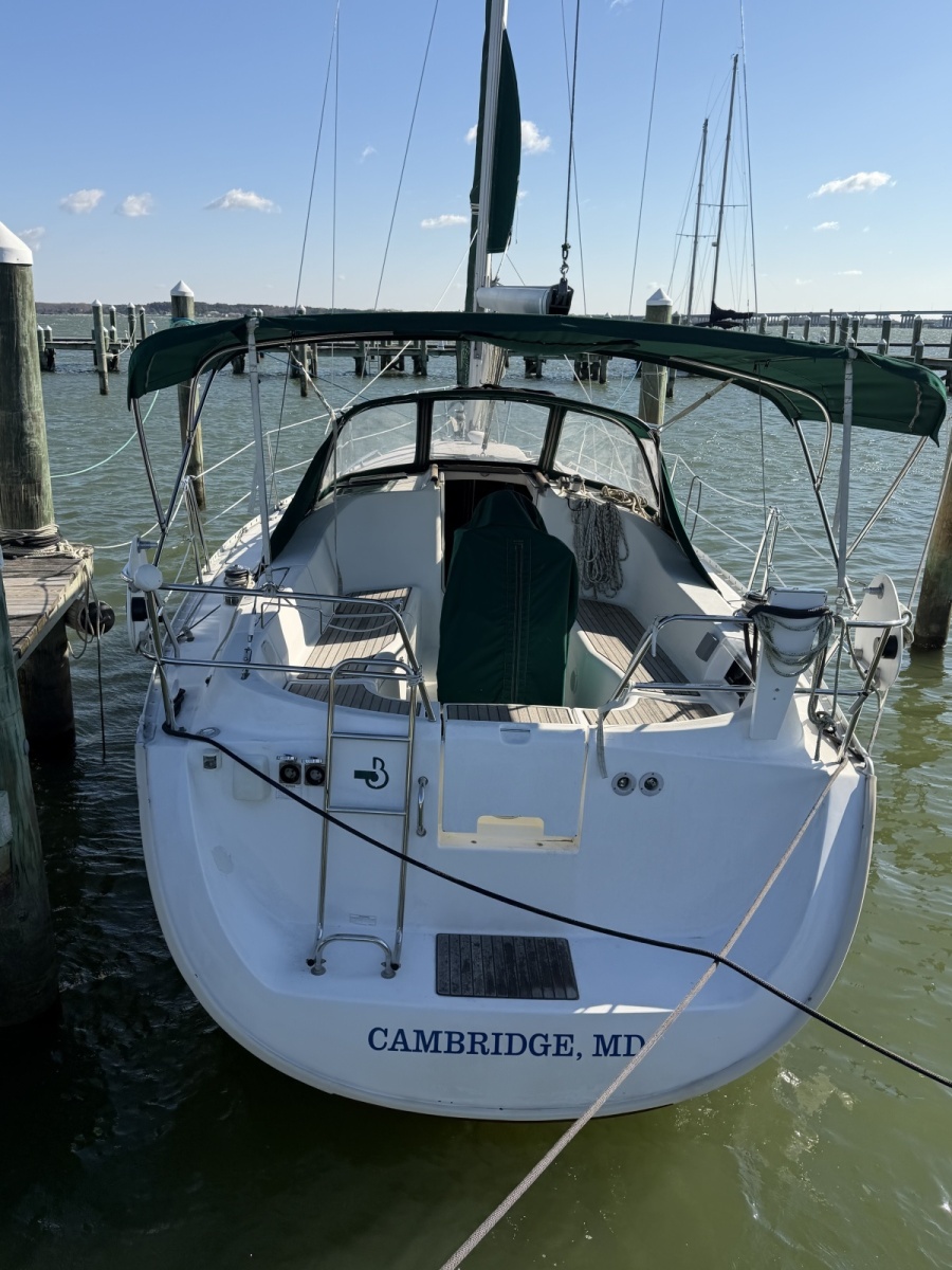 33' 2003 Beneteau 331
