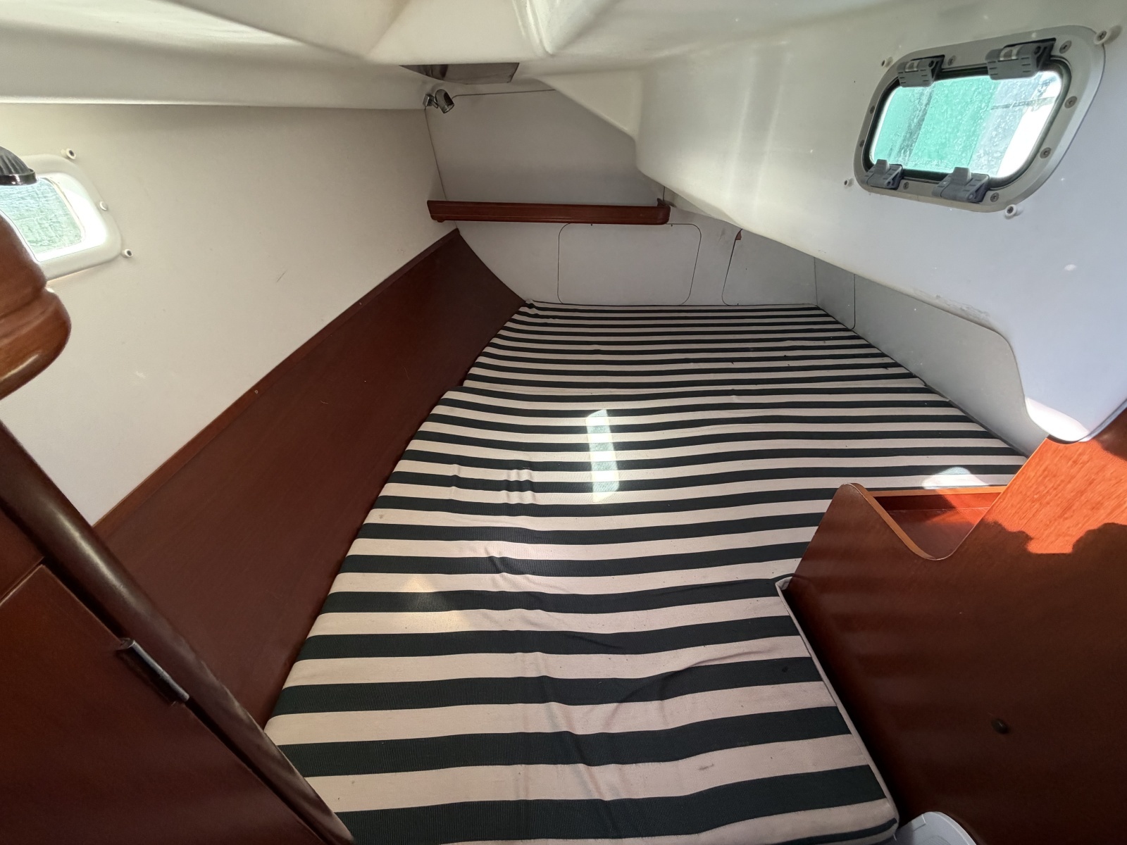 Bouboulina 33ft Beneteau Yacht For Sale