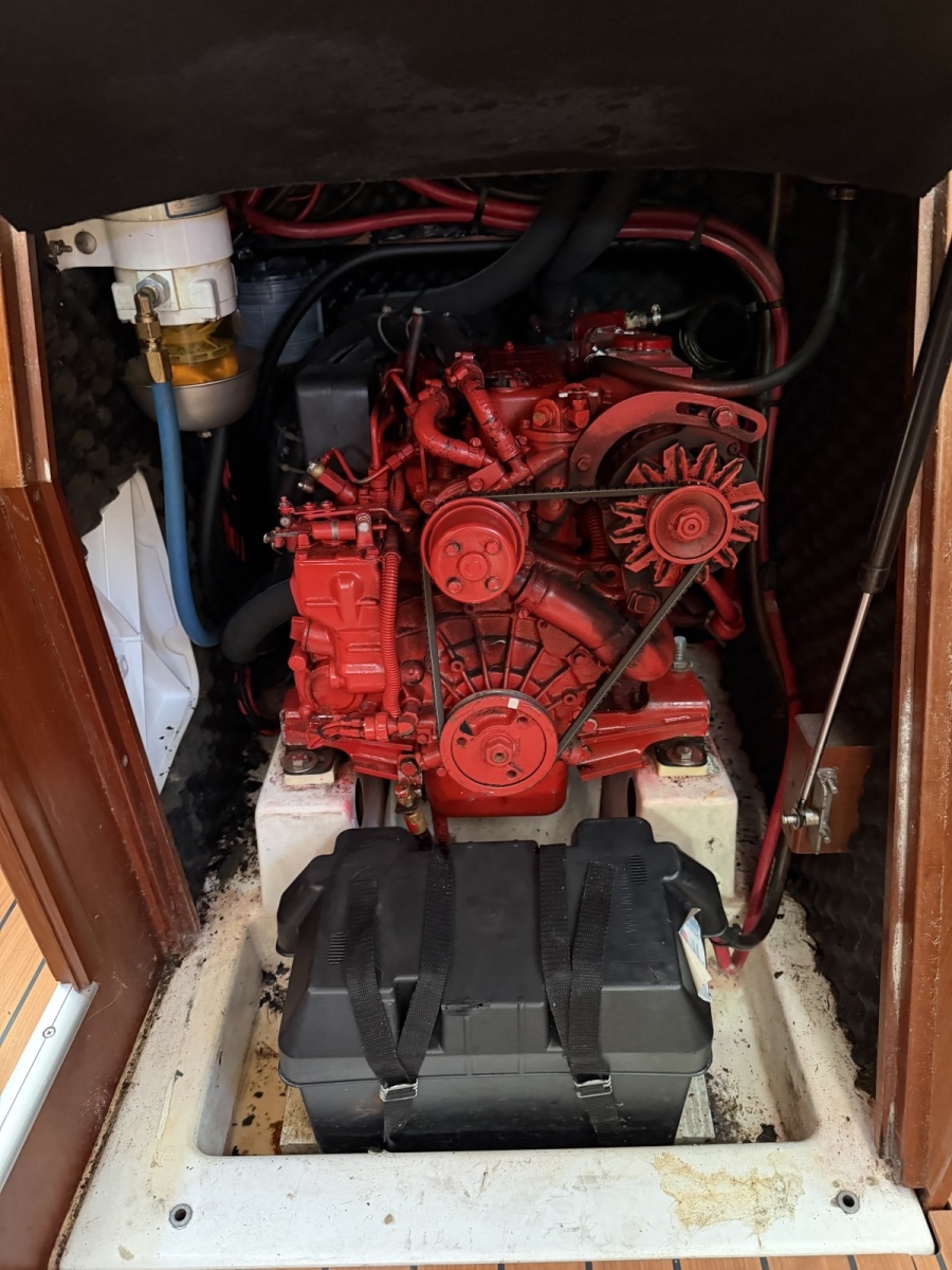 33' 2003 Beneteau 331