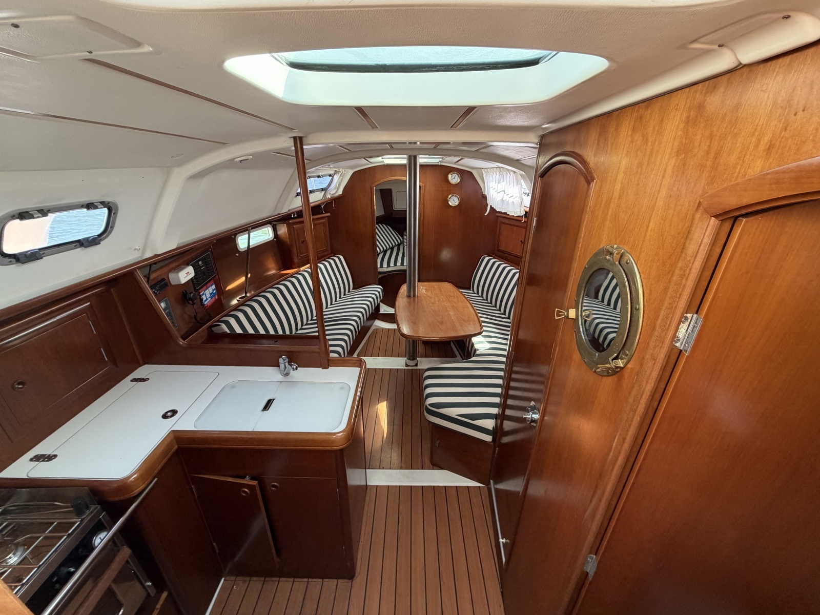 Bouboulina 33ft Beneteau Yacht For Sale