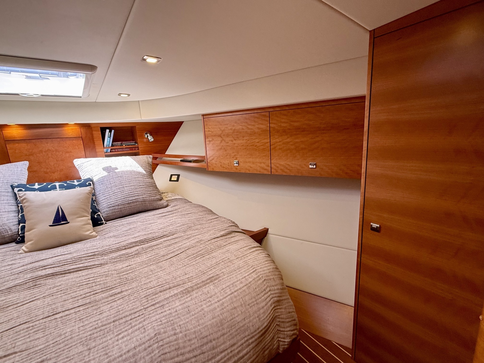 45' 2015 Coastal Craft 45-IPS