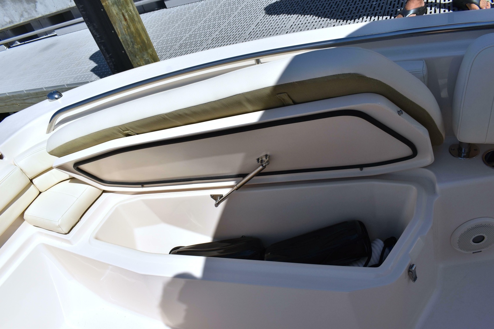 25ft Grady White Yacht For Sale