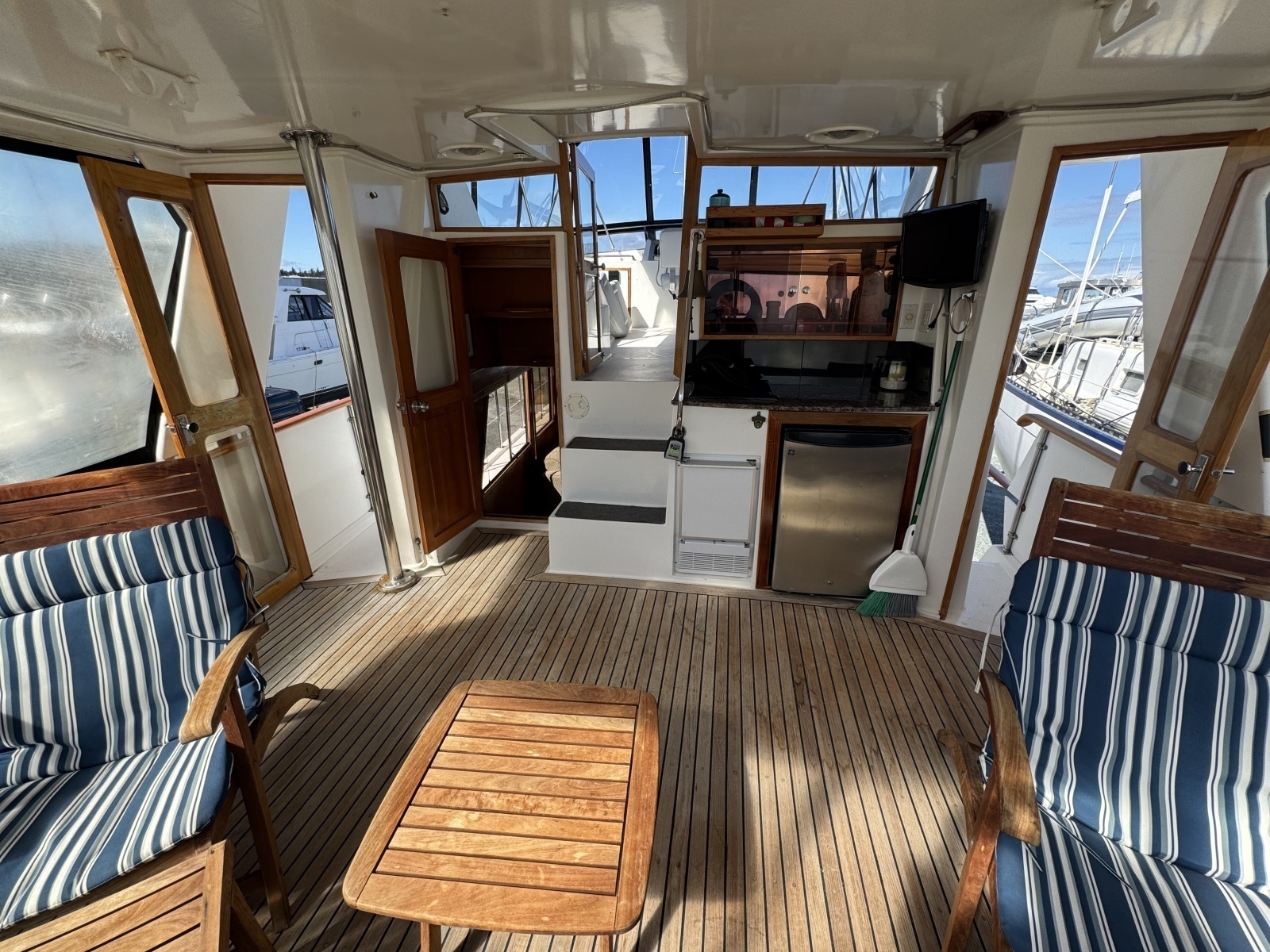 The Other Side  47ft Lien Hwa Yacht For Sale