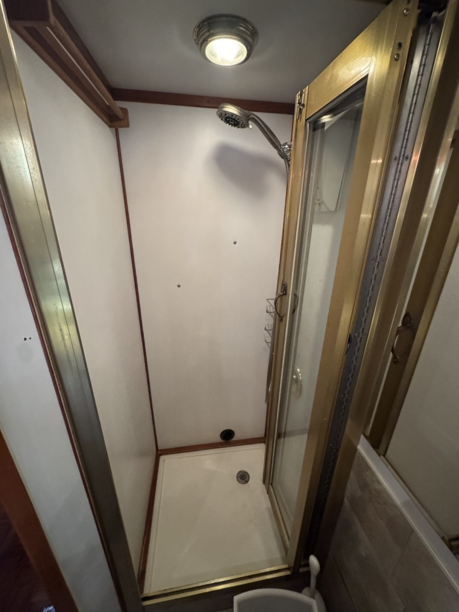 47' 1987 Lien Hwa 47