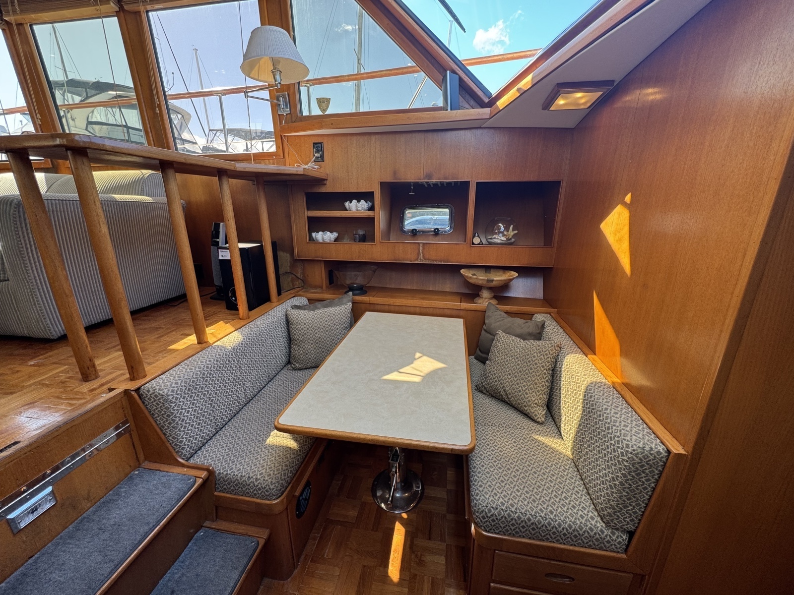 47' 1987 Lien Hwa 47