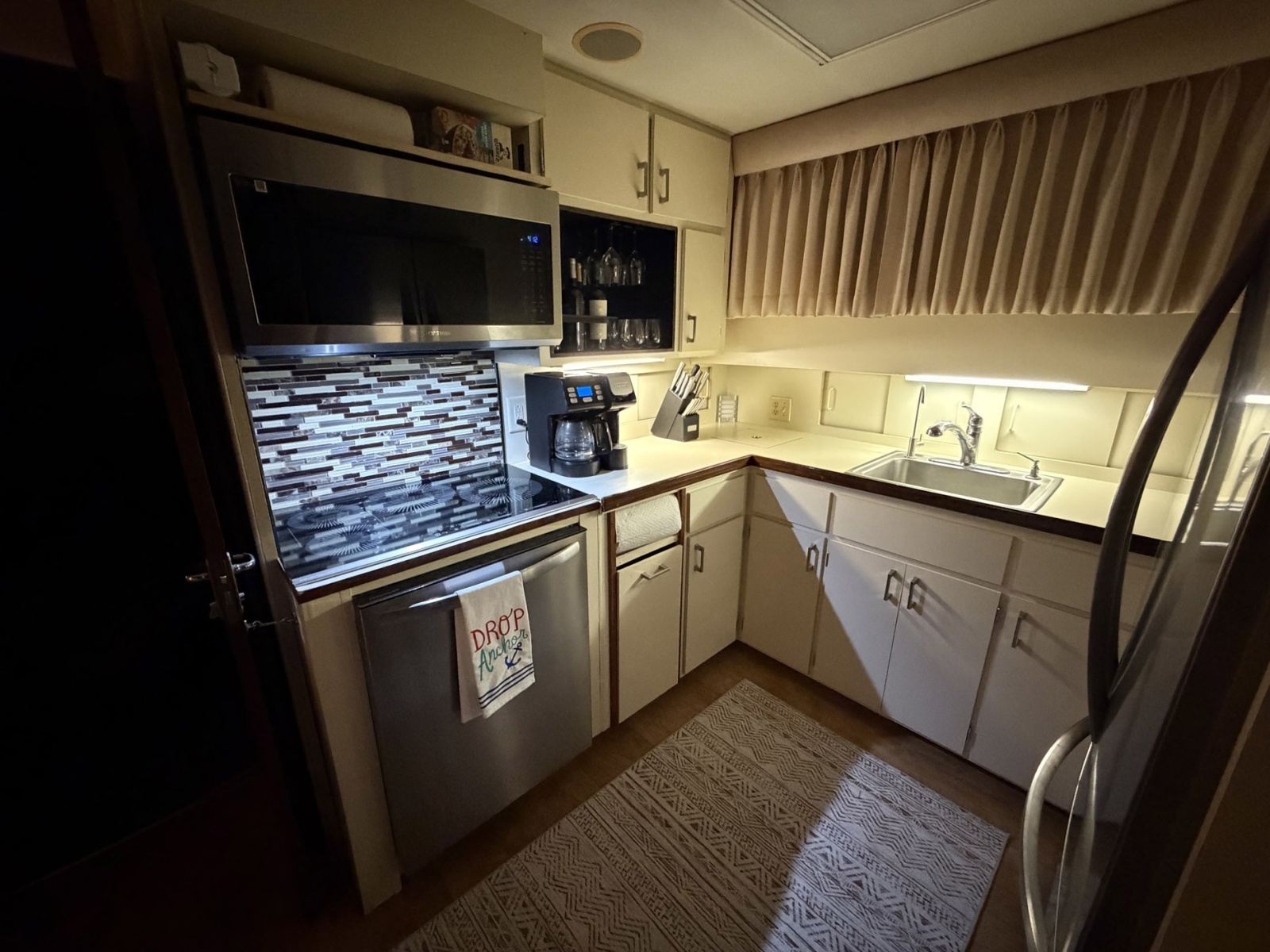 Lady Melan 54ft Hatteras Yacht For Sale