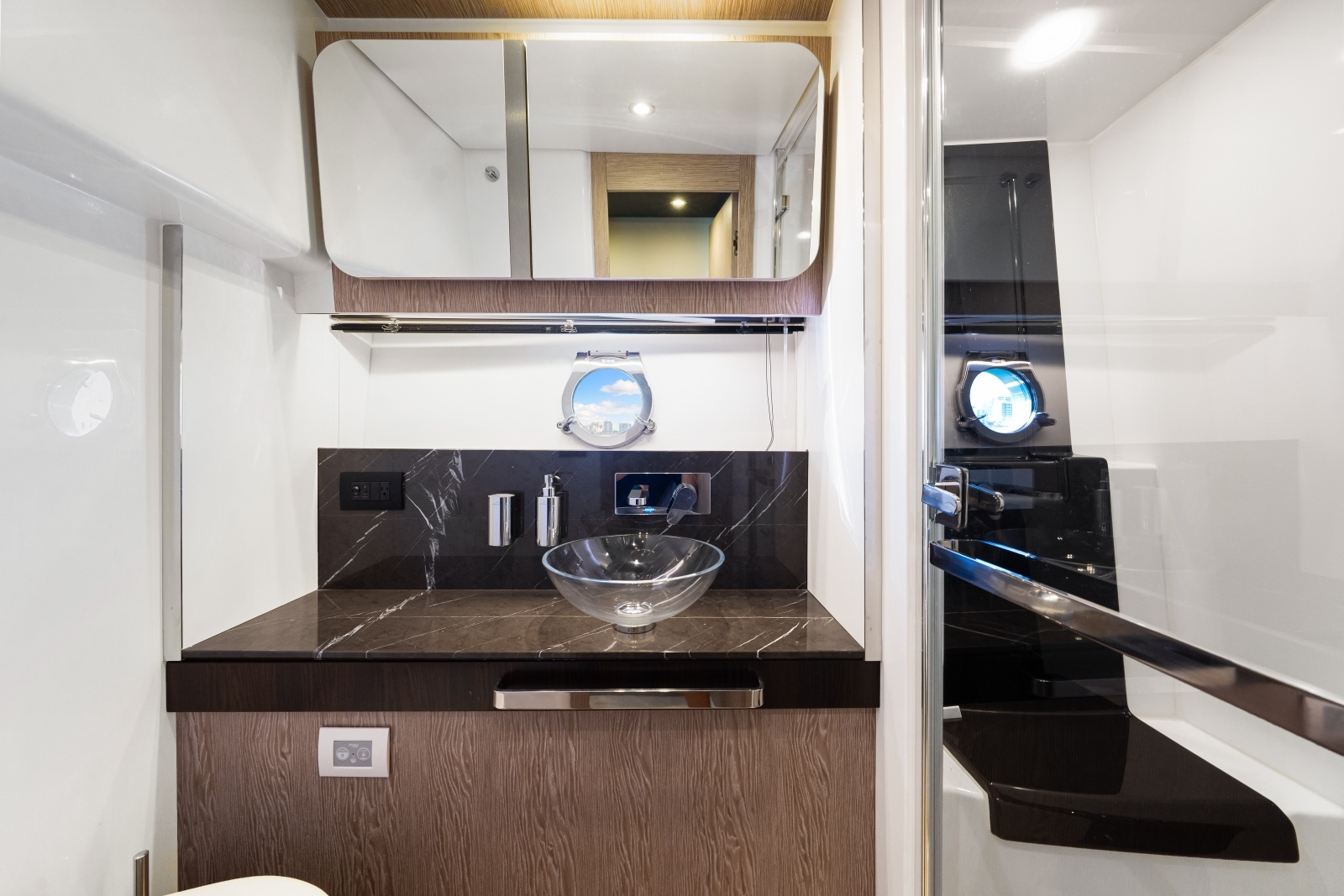 Miss Kym 59ft Azimut Yacht For Sale