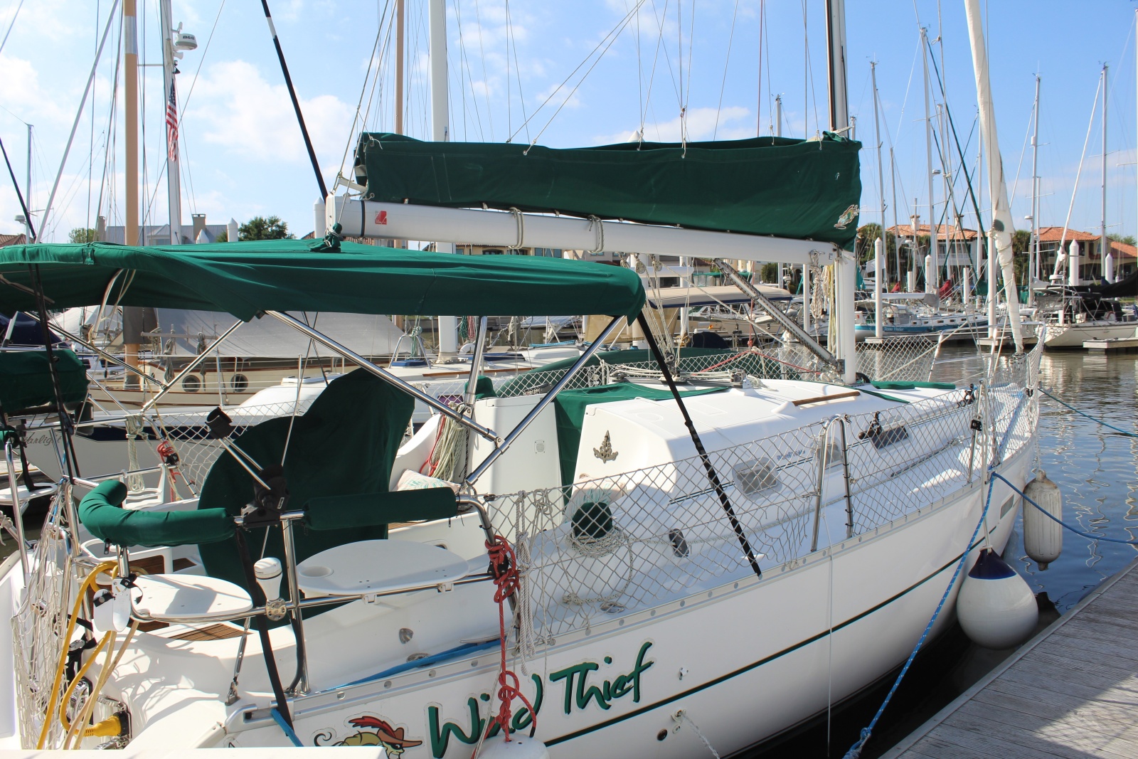 32' 2007 Beneteau 323