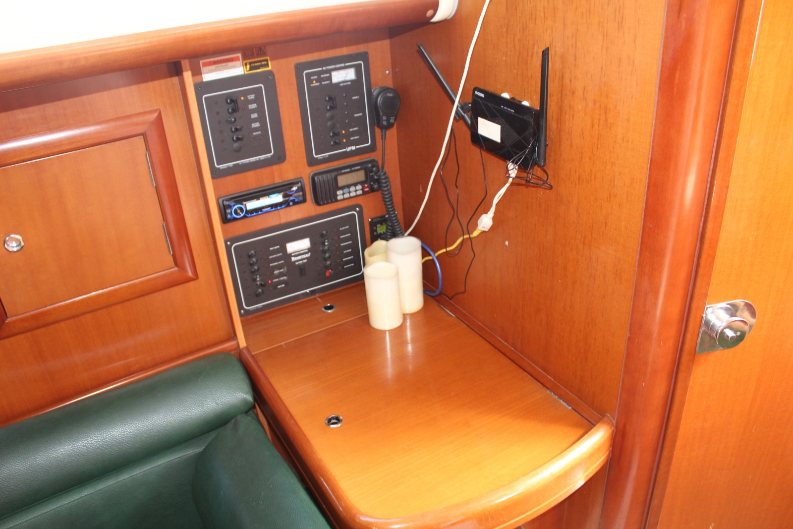 32' 2007 Beneteau 323