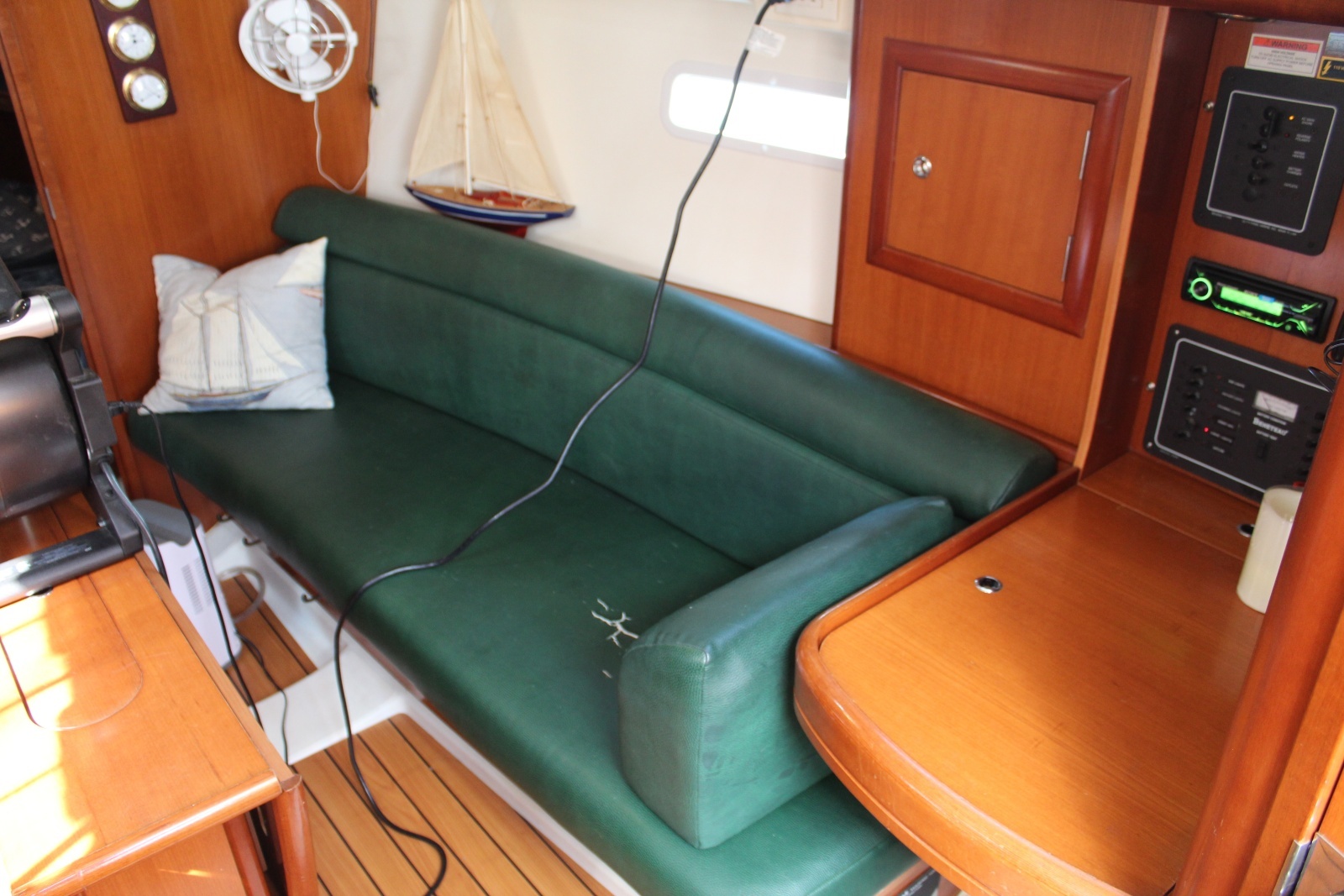 Wind Thief 32ft Beneteau Yacht For Sale