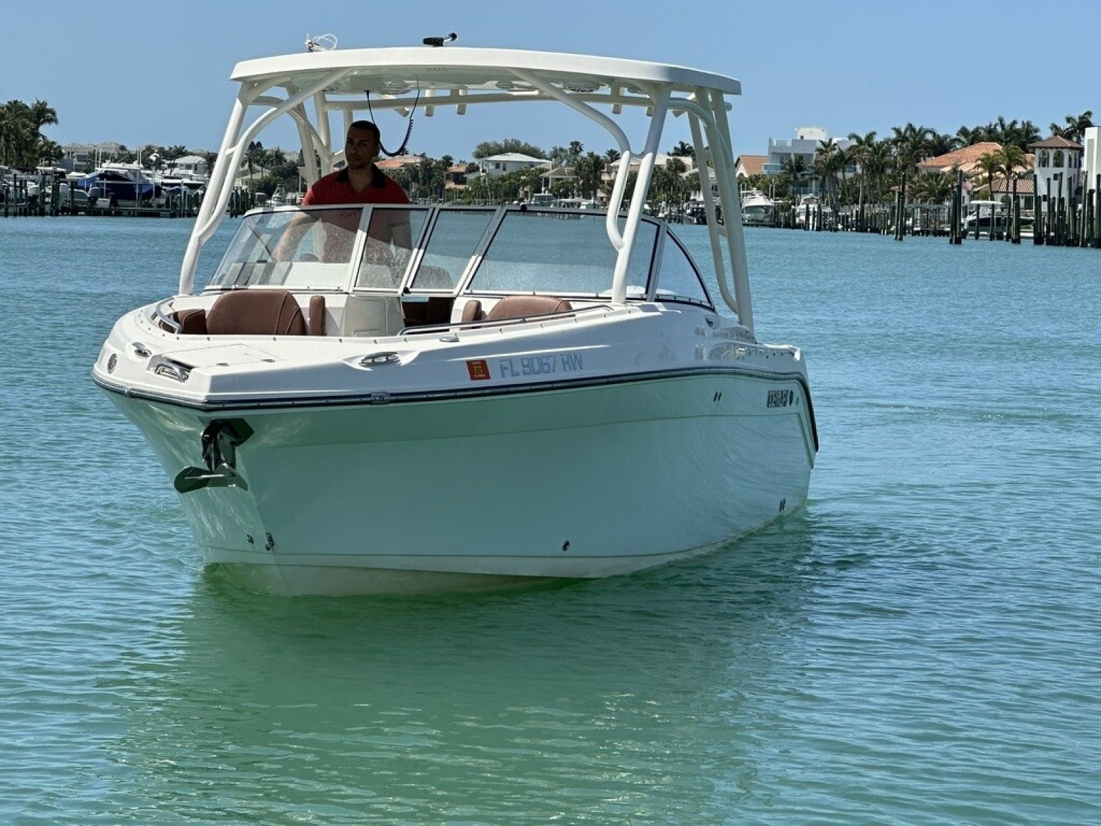 24' 2019 Century 24 Resorter