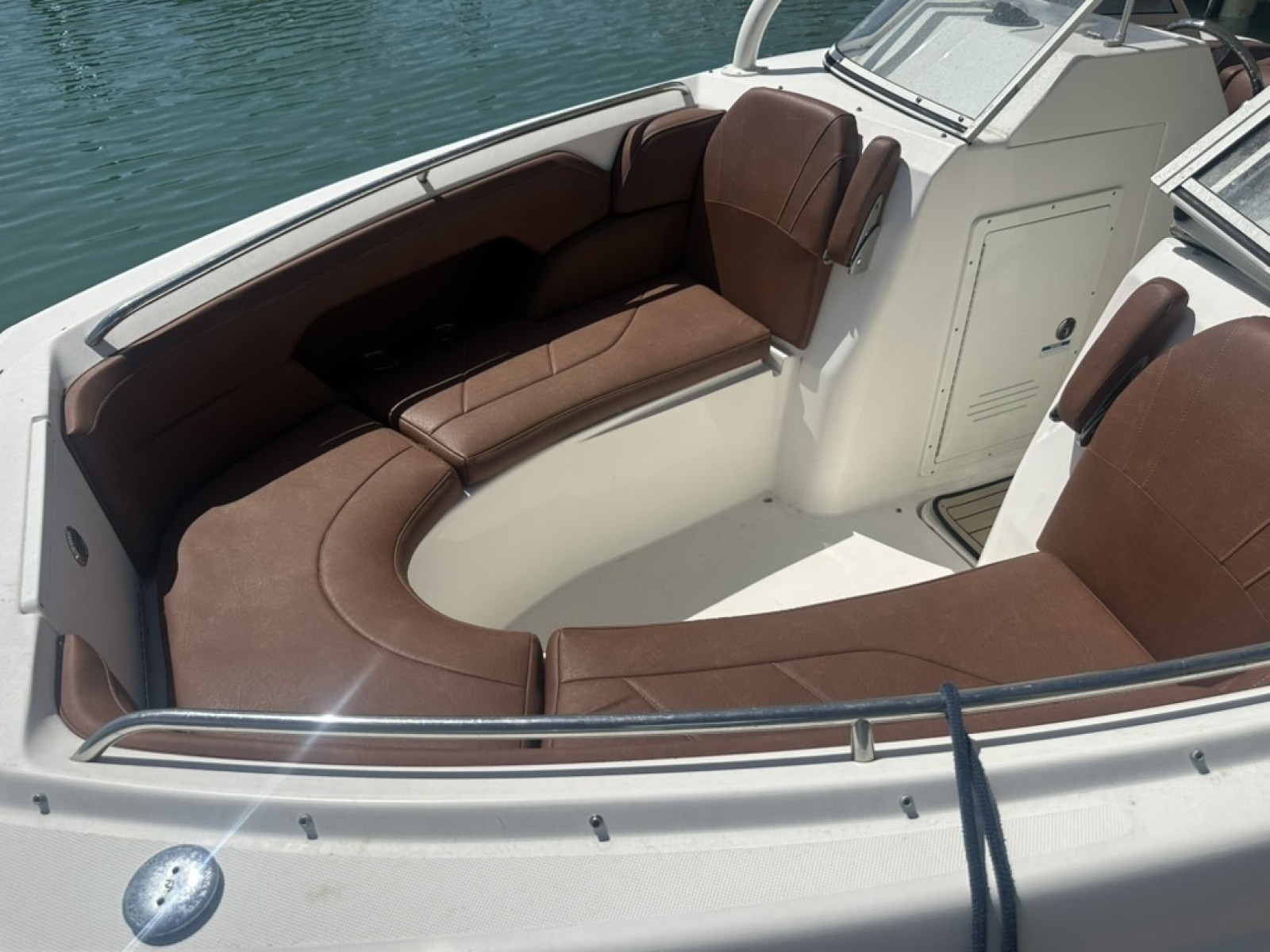 24' 2019 Century 24 Resorter