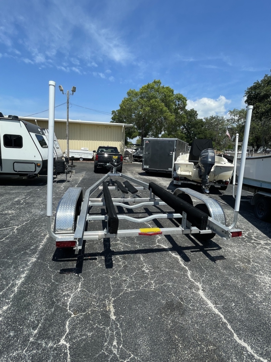 24' 2019 Century 24 Resorter