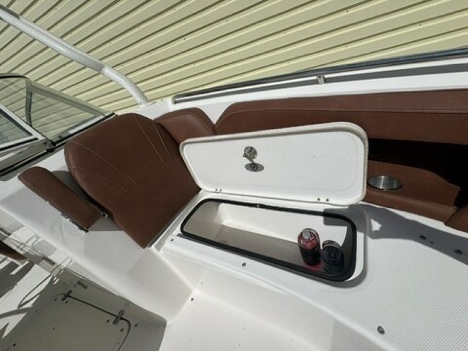 24' 2019 Century 24 Resorter