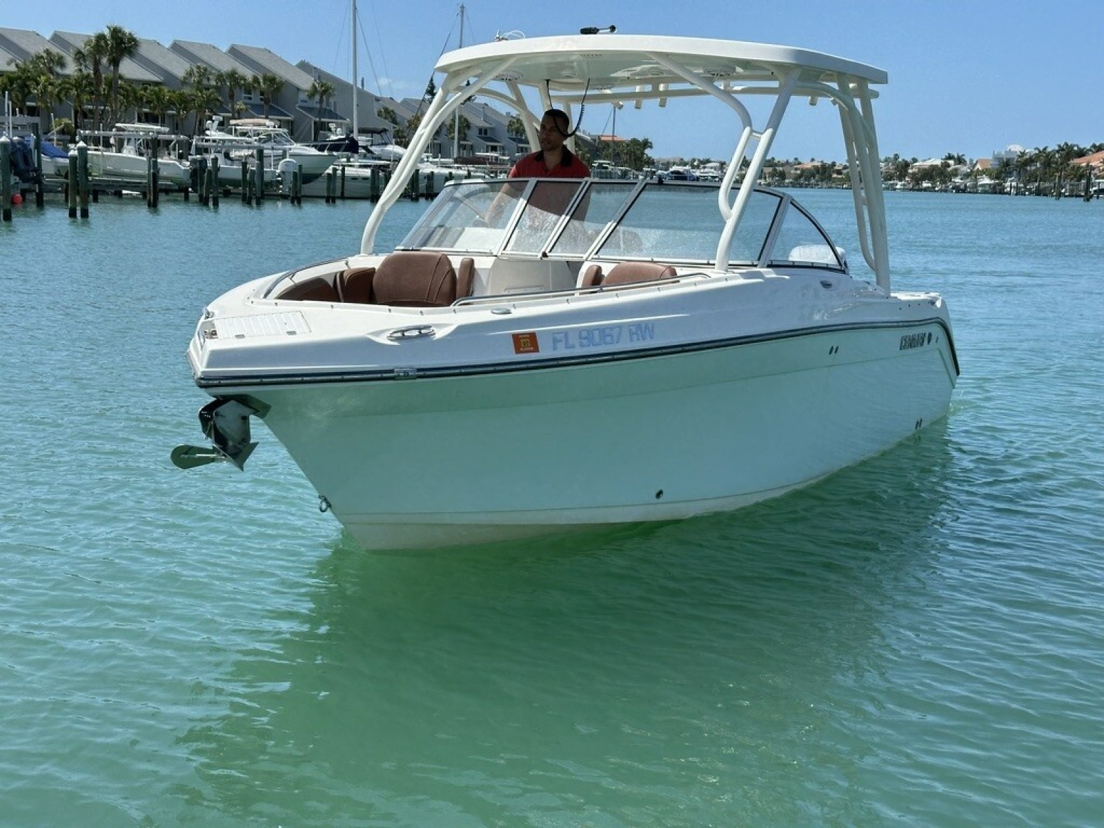 24' 2019 Century 24 Resorter