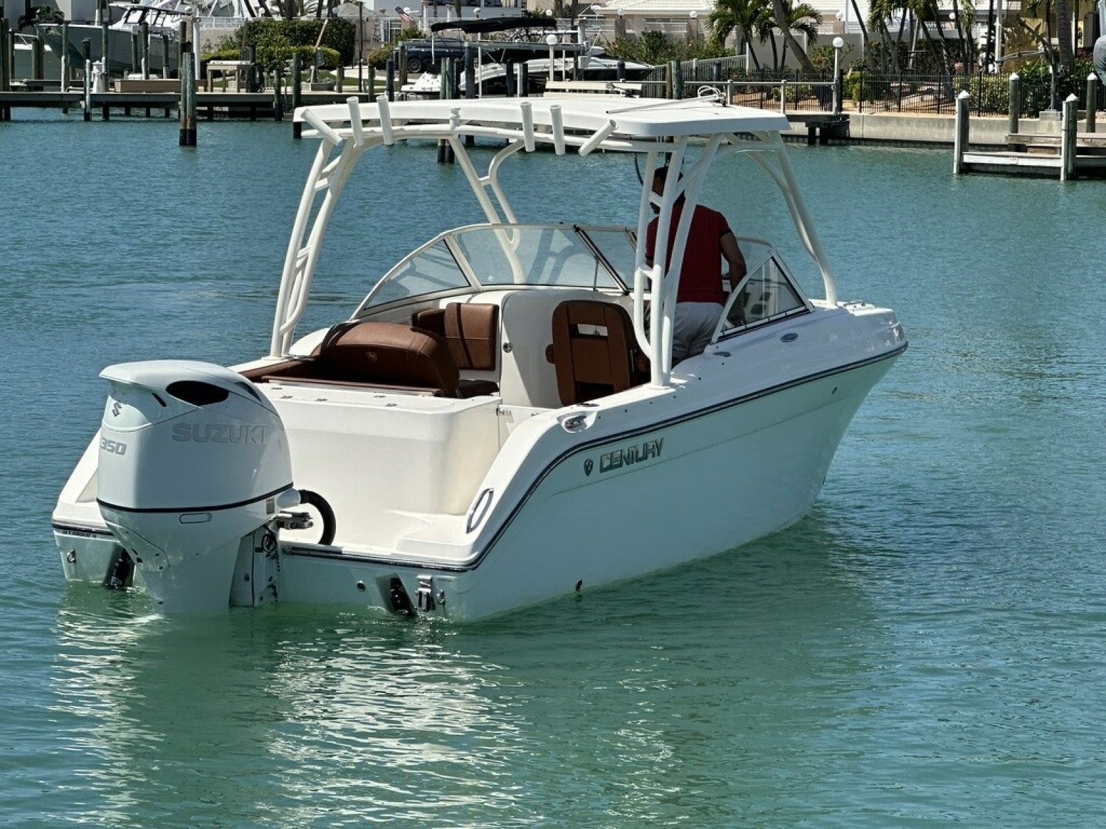 24' 2019 Century 24 Resorter