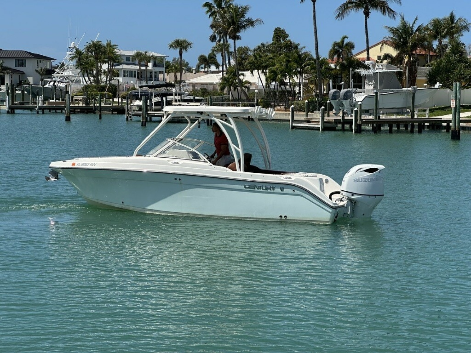 24' 2019 Century 24 Resorter