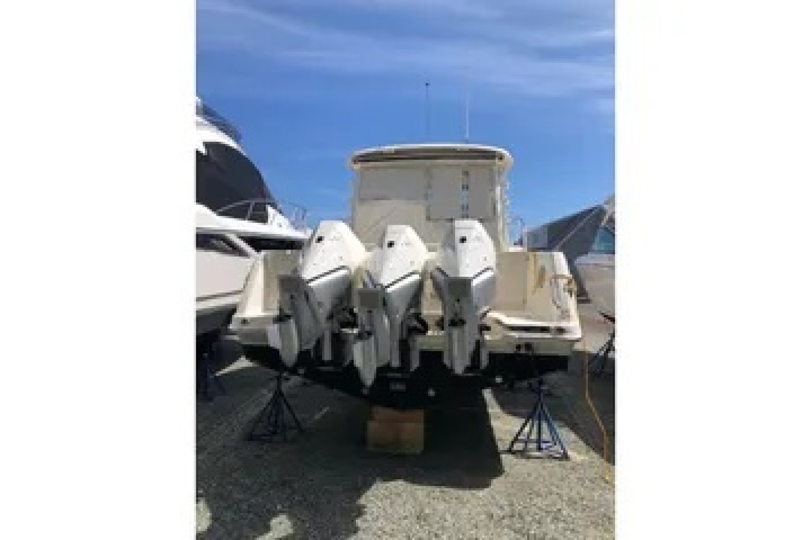 34' 2020 Boston Whaler Conquest