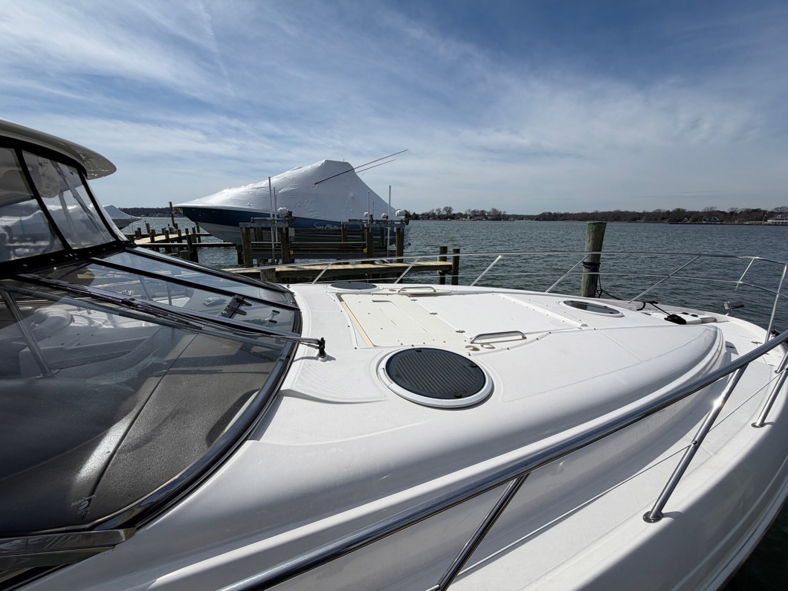 42' 2005 Regal Commodore 4260