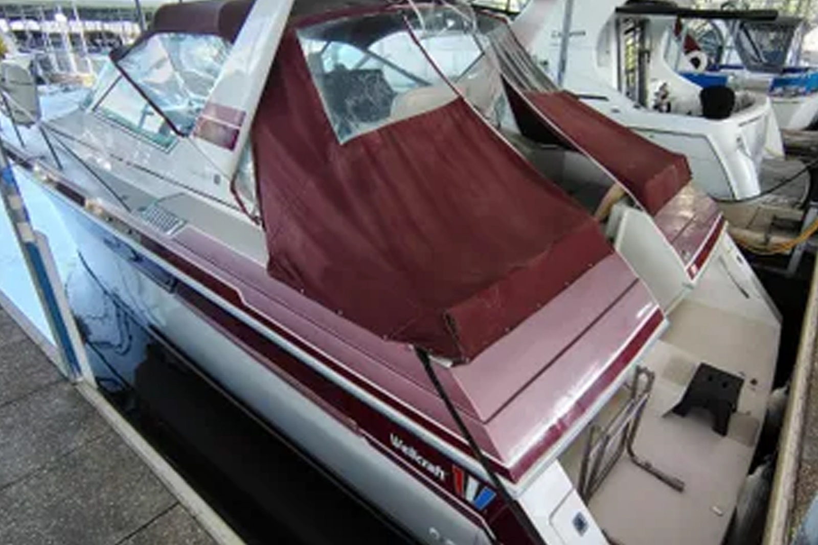 Just a Big Canoe 34ft Wellcraft Yacht For Sale