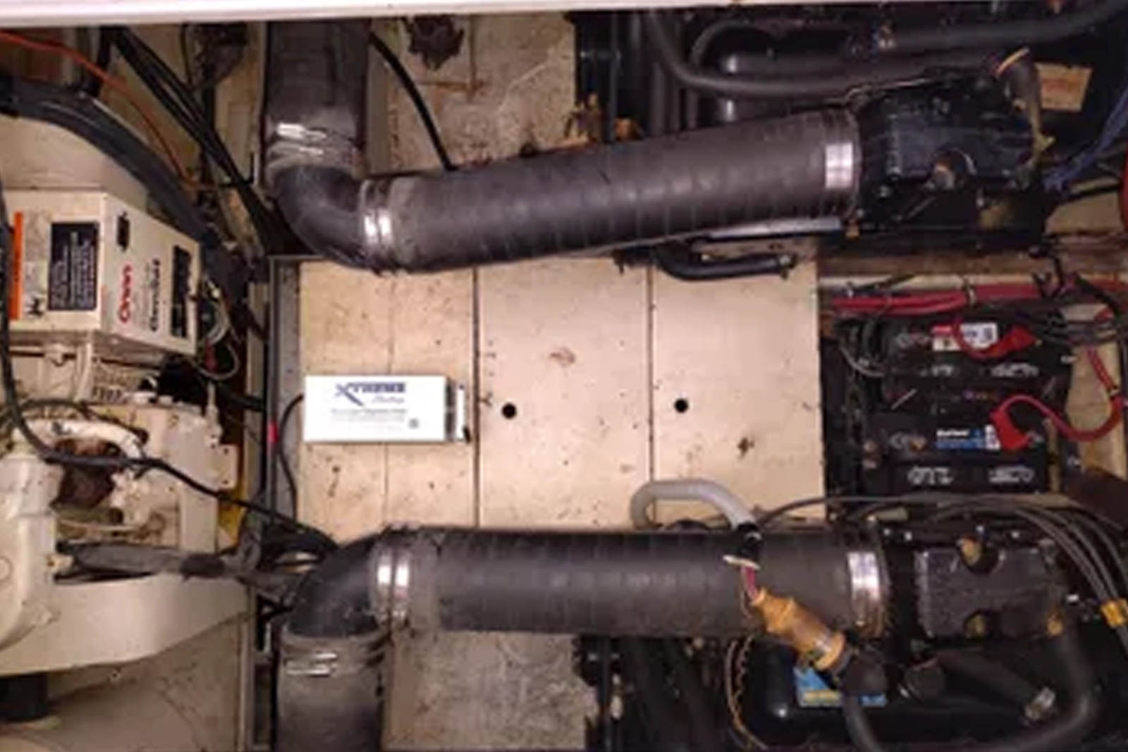 Just a Big Canoe 34ft Wellcraft Yacht For Sale