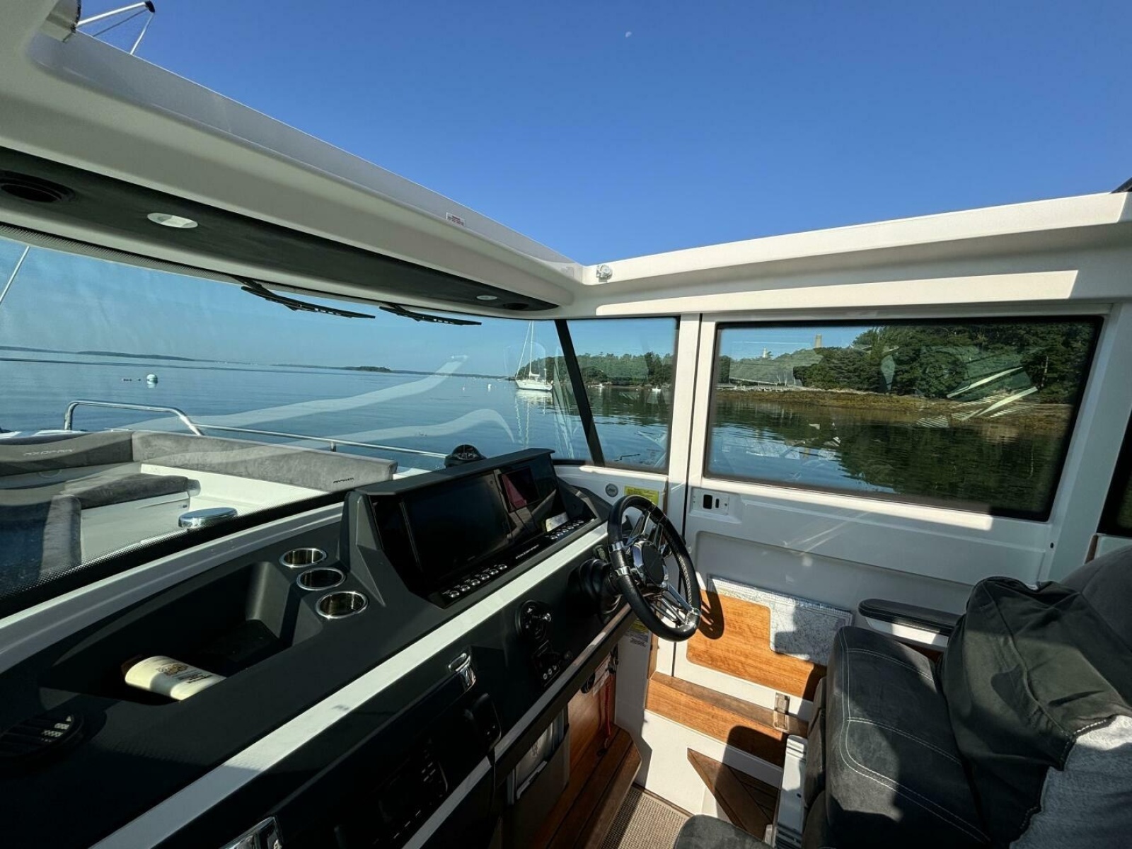 At Ease 28ft Axopar Yacht For Sale