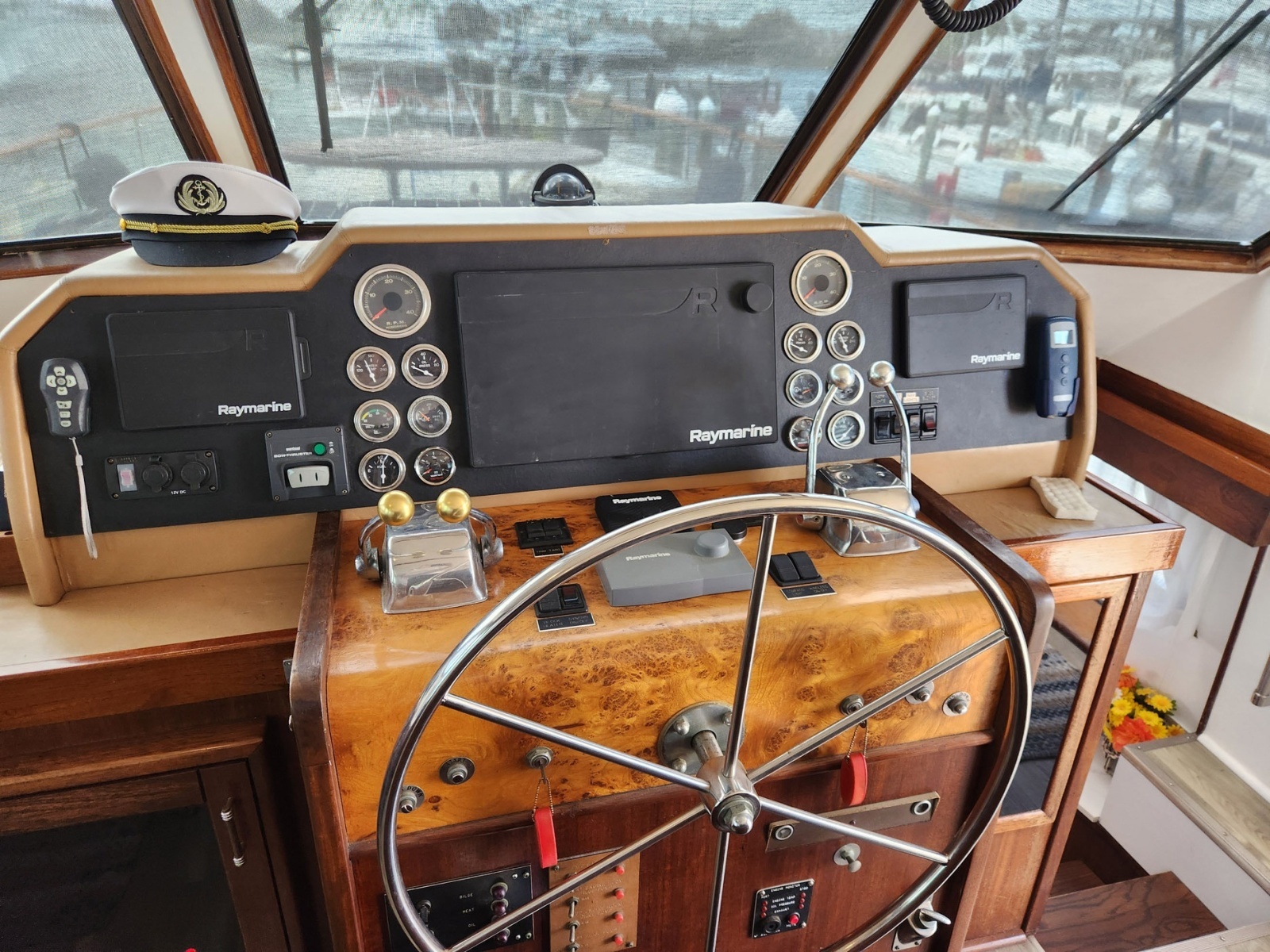 PUDDY TAT III 53ft Hatteras Yacht For Sale