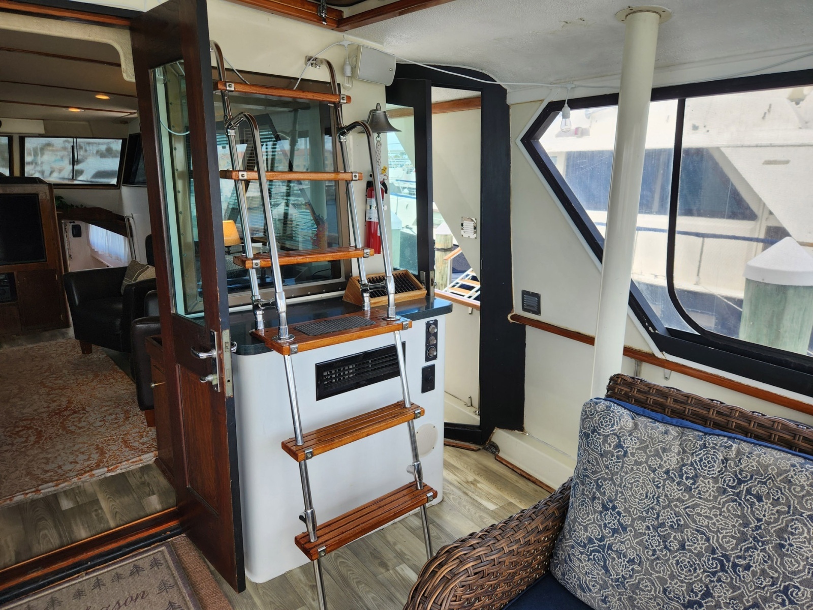 PUDDY TAT III 53ft Hatteras Yacht For Sale