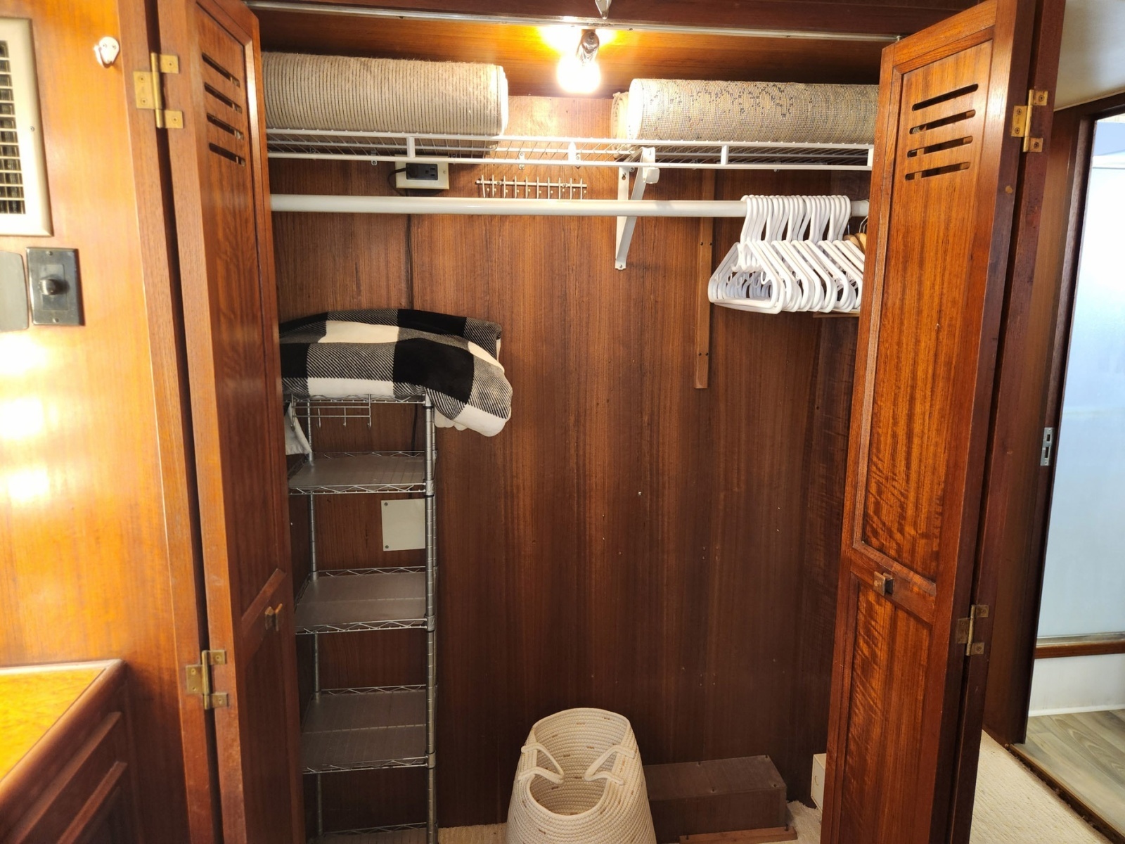 PUDDY TAT III 53ft Hatteras Yacht For Sale