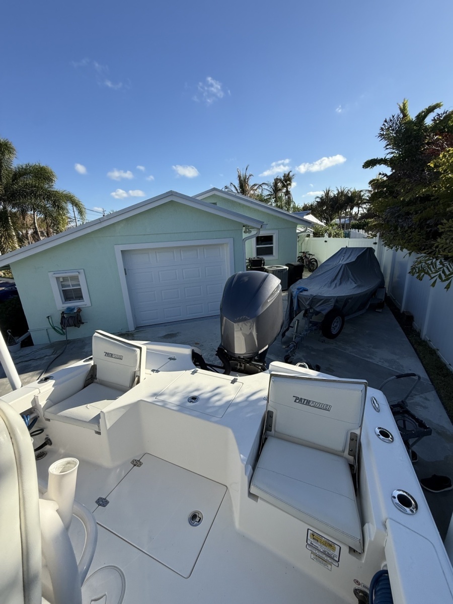 25ft Pathfinder Yacht For Sale