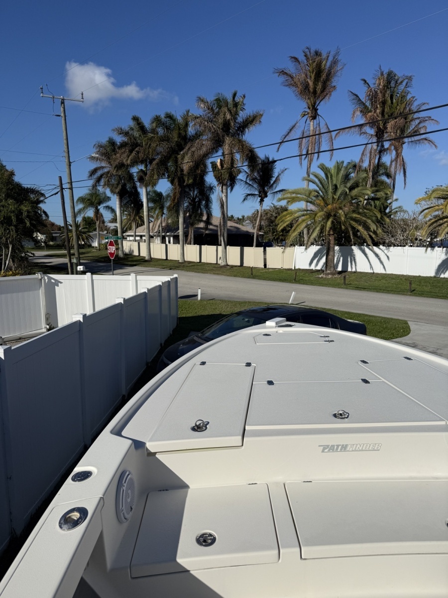 25ft Pathfinder Yacht For Sale