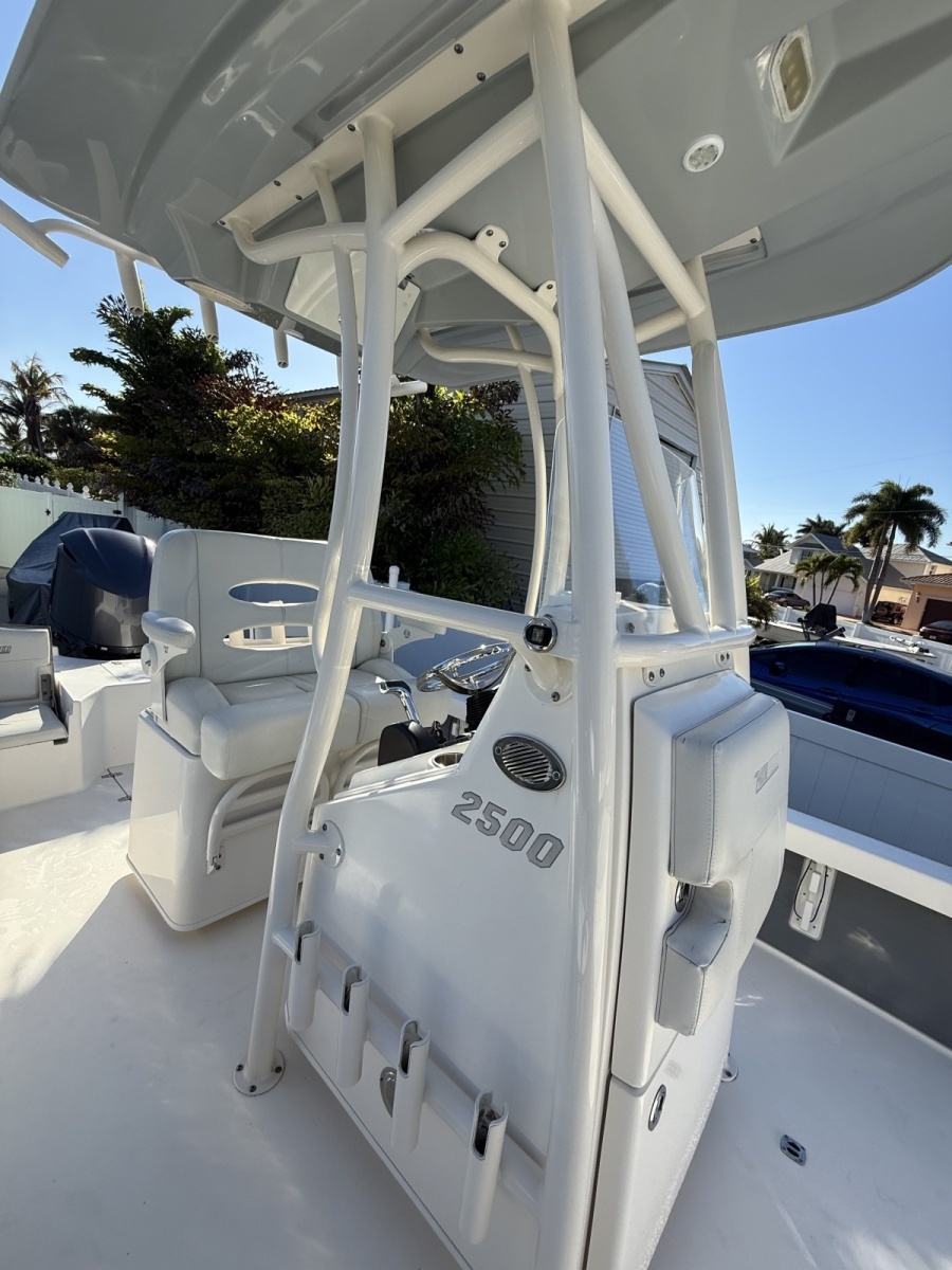 25ft Pathfinder Yacht For Sale